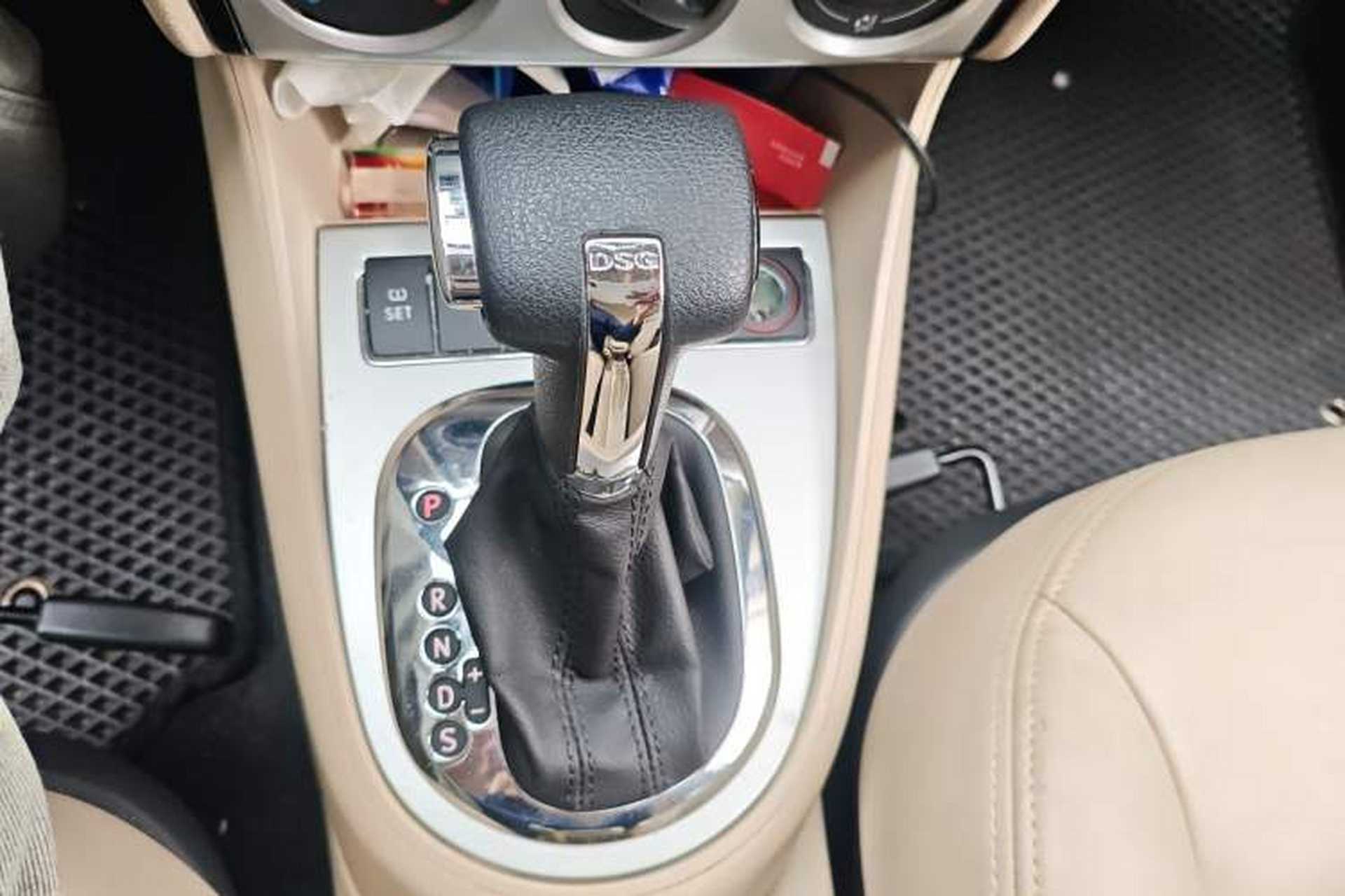 Used Volkswagen Lavida 2011 1.4 TSI DSG Prestige Edition Gear Lever