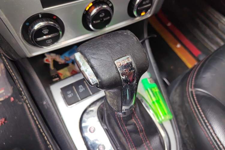 Used Volkswagen Lavida 2011 1.4 TSI DSG Prestige Edition Gear Lever