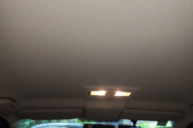 Used Volkswagen Lavida 2011 1.6L Automatic PinYou Edition Headliner
