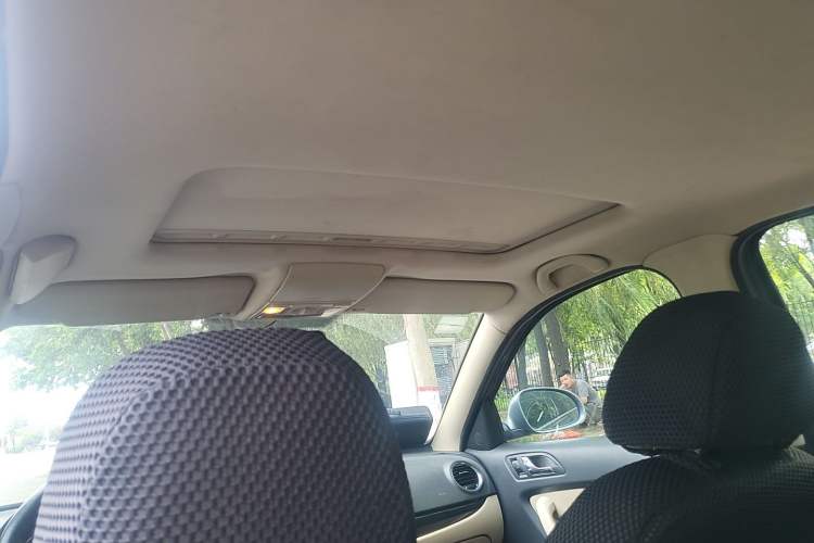 Used Volkswagen Lavida 2011 1.6L Manual - Premium Edition Headliner