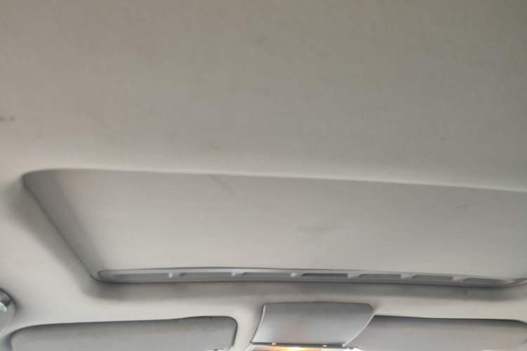 Used Volkswagen Lavida 2011 1.6L Manual - Premium Edition Headliner