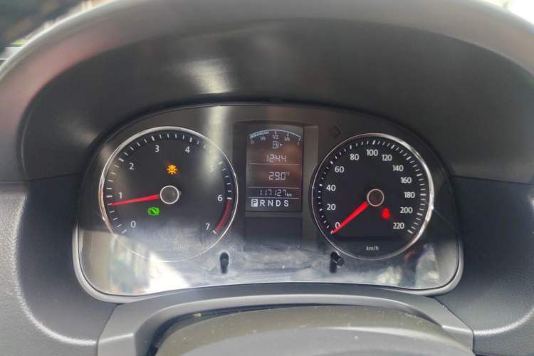 Used Volkswagen Lavida 2011 1.6L Automatic Premium Edition Instrument Cluster