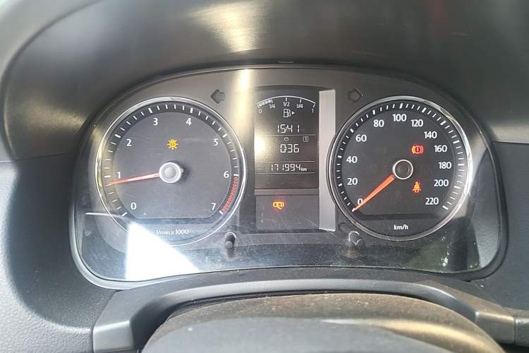 Used Volkswagen Lavida 2011 1.6L Manual - Premium Edition Instrument Cluster
