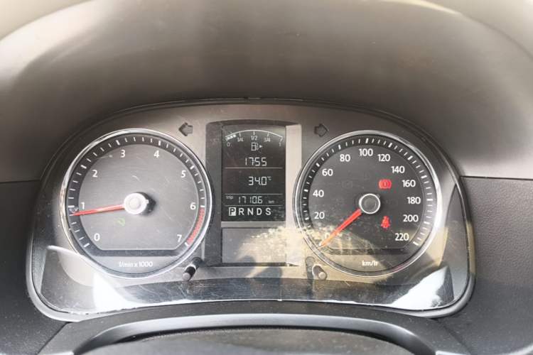 Used Volkswagen Lavida 2011 1.6L Automatic Premium Edition Instrument Cluster