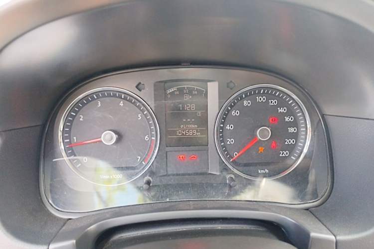 Used Volkswagen Lavida 2011 1.6L Manual - Premium Edition Instrument Cluster