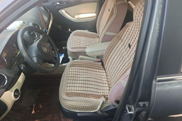 Used Volkswagen Lavida 2011 1.6L Manual - Premium Edition Left Front Seat