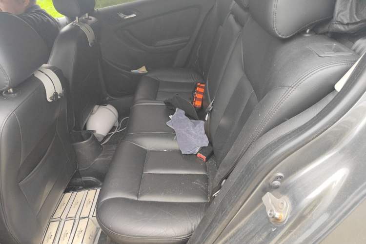 Used Volkswagen Lavida 2011 1.6L Manual - Premium Edition Left Rear Seat
