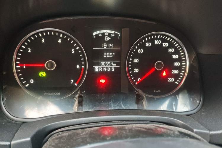 Used Volkswagen Lavida 2011 1.6L Automatic Premium Edition Odometer Close Up