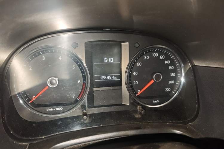 Used Volkswagen Lavida 2011 1.6L Automatic Premium Edition Odometer Close Up