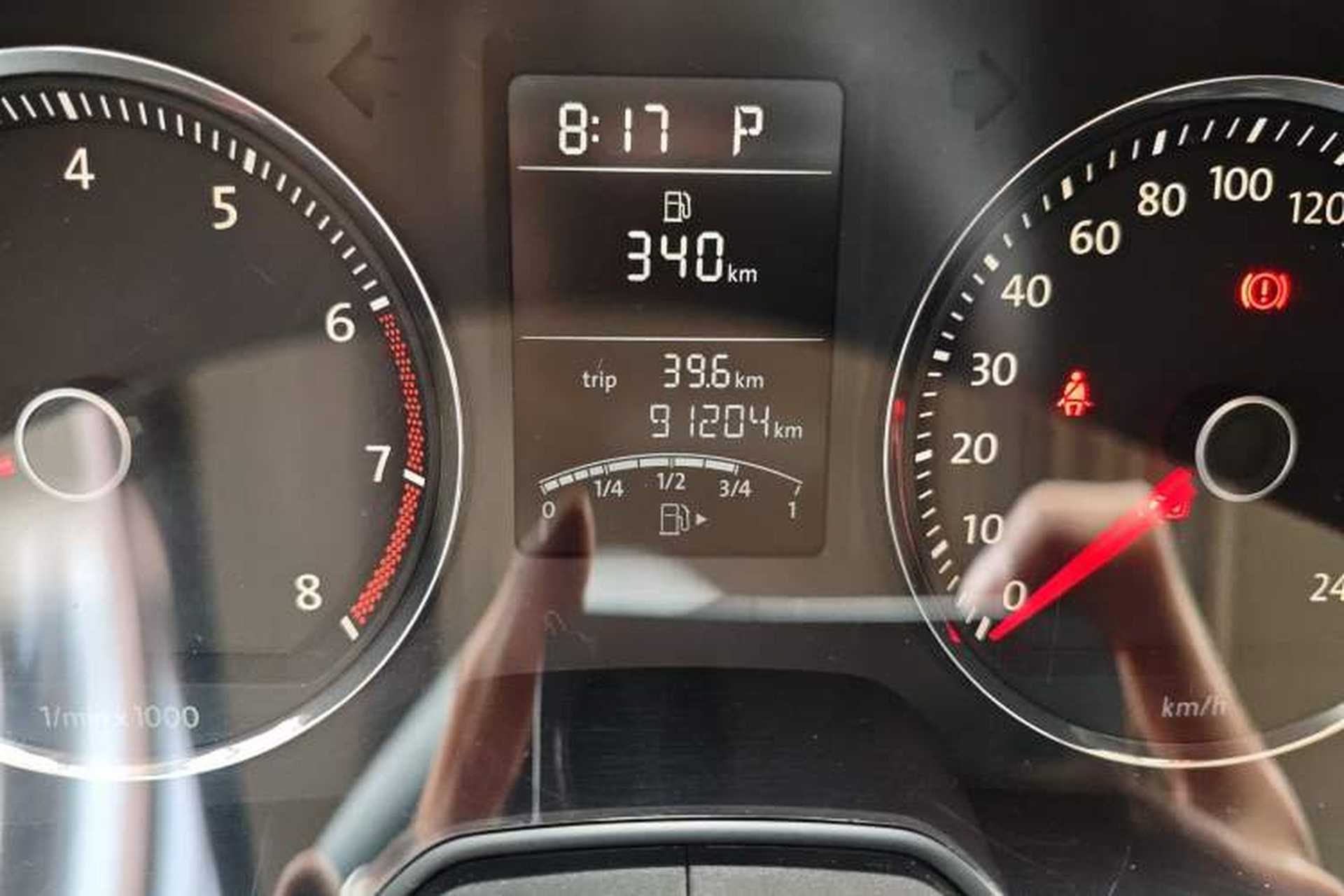 Used Volkswagen Lavida 2011 1.4 TSI DSG Prestige Edition Odometer Close Up