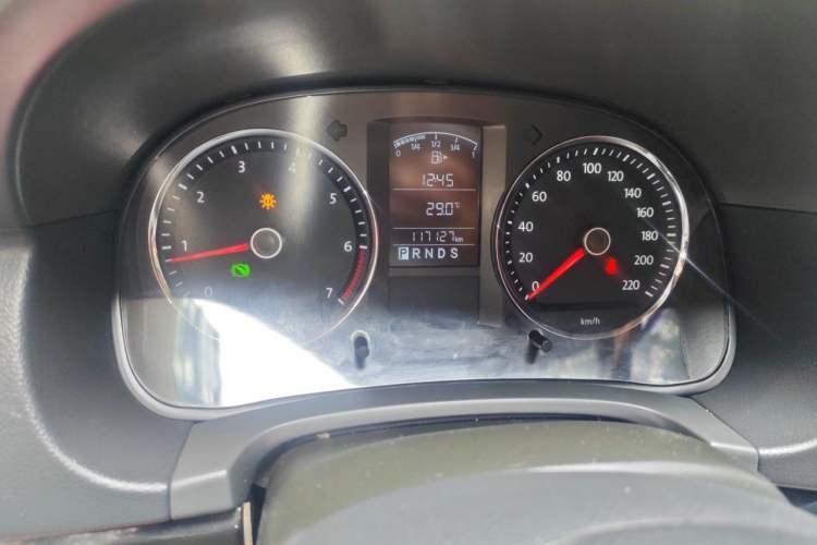 Used Volkswagen Lavida 2011 1.6L Automatic Premium Edition Odometer Close Up