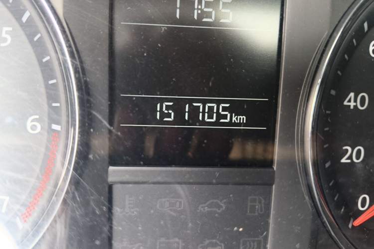 Used Volkswagen Lavida 2011 1.6L Automatic Premium Edition Odometer Close Up