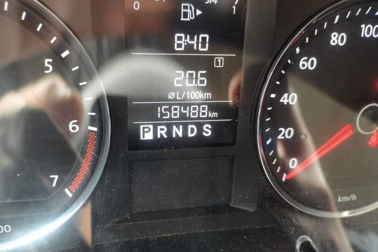 Used Volkswagen Lavida 2011 1.6L Automatic Premium Edition Odometer Close Up