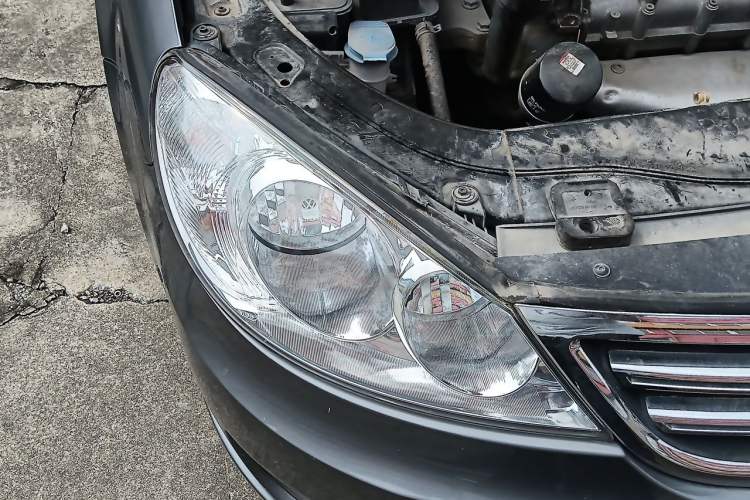 Used Volkswagen Lavida 2011 1.6L Automatic Pinxuan Edition Right Front Headlight