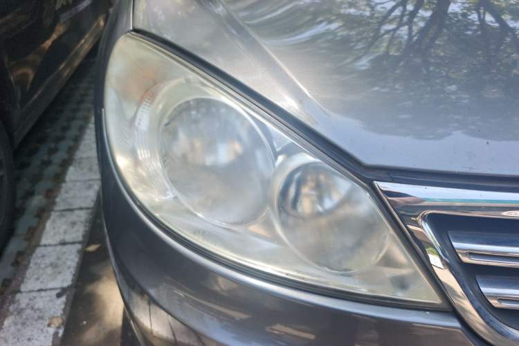 Used Volkswagen Lavida 2011 1.6L Manual - Premium Edition Right Front Headlight