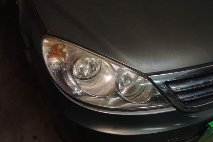 Used Volkswagen Lavida 2011 1.6L Automatic Premium Edition Right Front Headlight