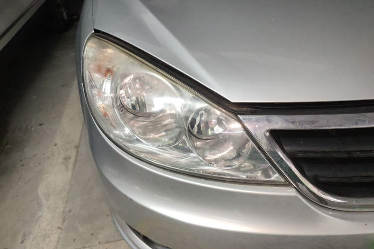 Used Volkswagen Lavida 2011 1.6L Automatic PinYou Edition Right Front Headlight