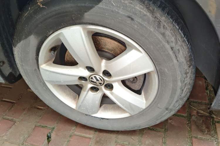 Used Volkswagen Lavida 2011 1.6L Manual Joy Version Right Front Wheel Hub