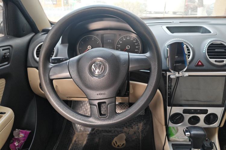 Used Volkswagen Lavida 2011 2.0L Automatic Premium Edition Steering Wheel