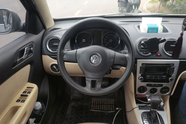 Used Volkswagen Lavida 2011 1.6L Automatic Premium Edition Steering Wheel