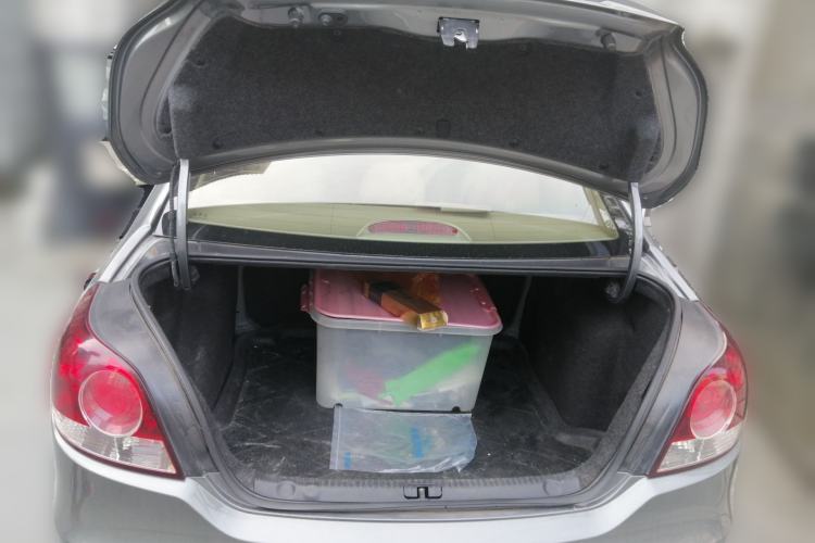 Used Volkswagen Lavida 2011 1.6L Automatic Premium Edition Trunk