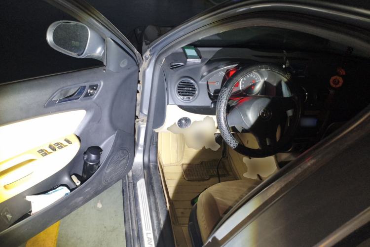 Used Volkswagen Lavida 2011 1.6L Manual - Premium Edition Driver Seat