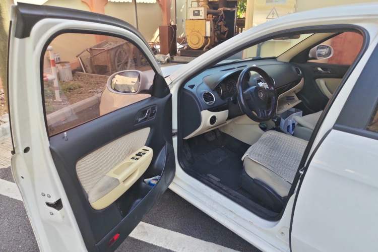 Used Volkswagen Lavida 2011 1.6L Automatic PinYou Edition Driver Seat