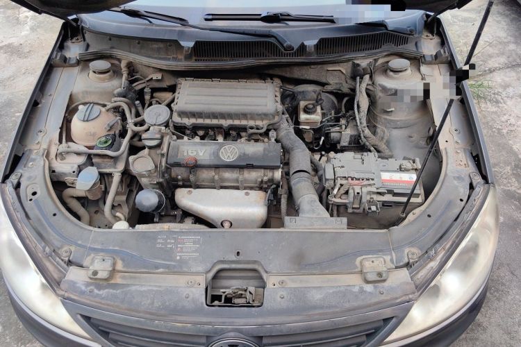 Used Volkswagen Lavida 2011 1.6L Automatic PinYou Edition Engine Bay