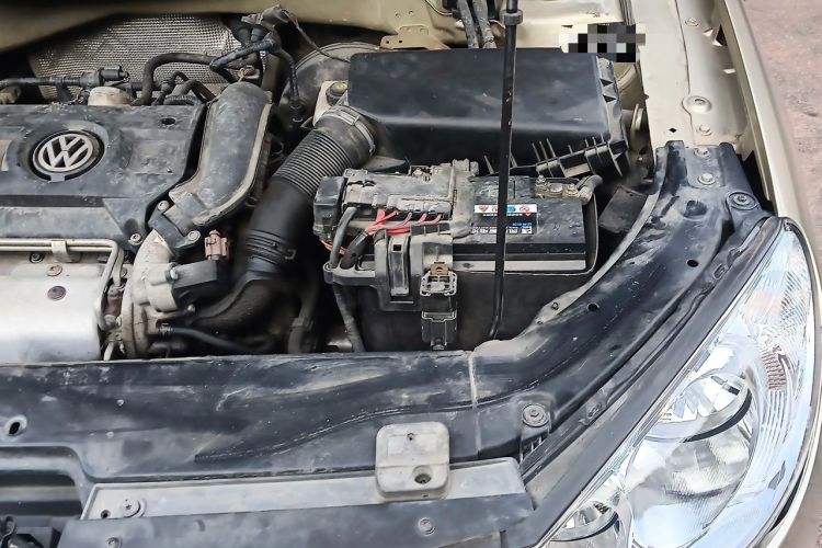 Used Volkswagen Lavida 2011 1.4 TSI DSG Prestige Edition Engine Bay Left