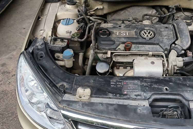 Used Volkswagen Lavida 2011 1.4 TSI DSG Prestige Edition Engine Bay Right