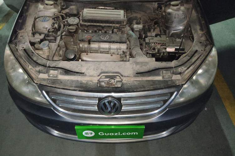 Used Volkswagen Lavida 2011 1.6L Manual - Premium Edition Engine Bay