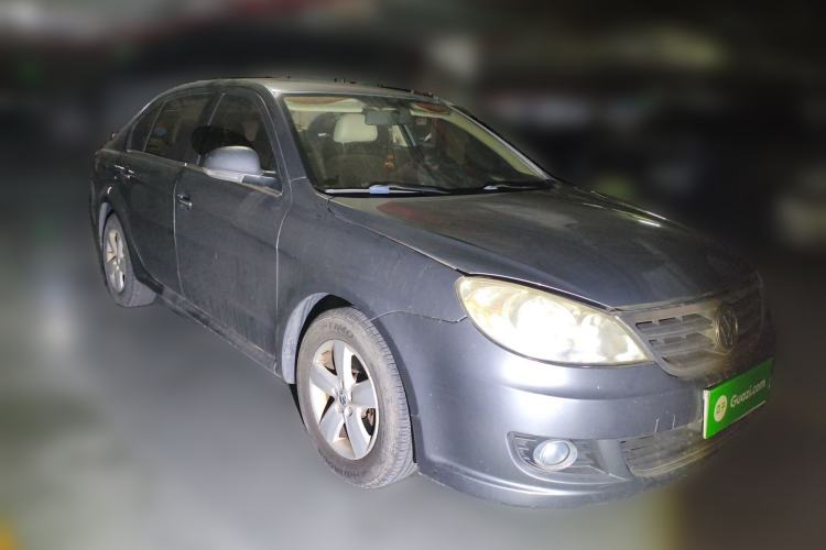 Used Volkswagen Lavida 2011 1.6L Manual - Premium Edition Front Right 45 Deg