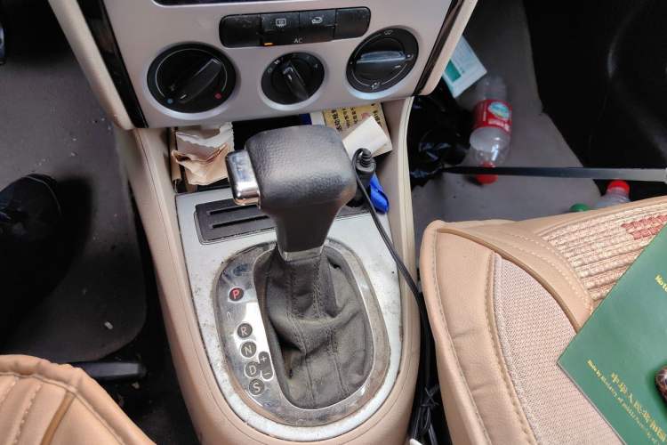Used Volkswagen Lavida 2011 1.6L Automatic PinYou Edition Gear Lever