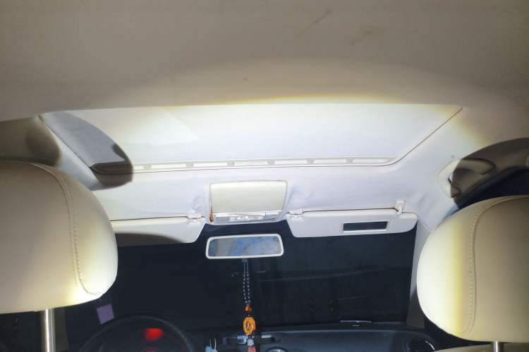 Used Volkswagen Lavida 2011 1.6L Manual - Premium Edition Headliner