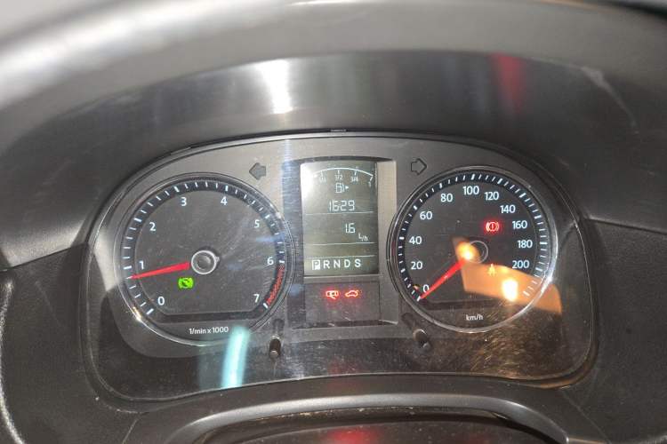 Used Volkswagen Lavida 2011 1.6L Automatic Premium Edition Instrument Cluster