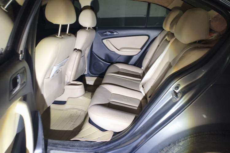 Used Volkswagen Lavida 2011 1.6L Manual - Premium Edition Left Rear Seat
