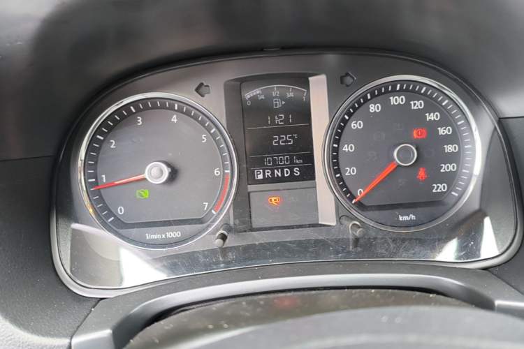 Used Volkswagen Lavida 2011 1.6L Automatic Premium Edition Odometer Close Up