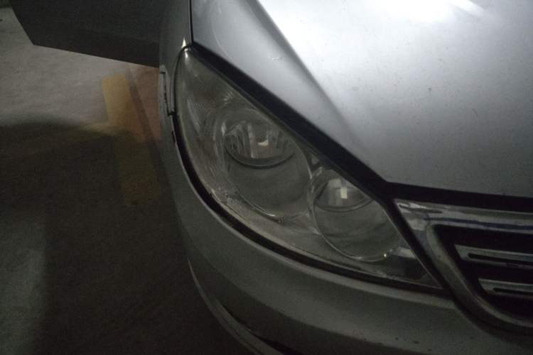Used Volkswagen Lavida 2011 1.6L Automatic Premium Edition Right Front Headlight