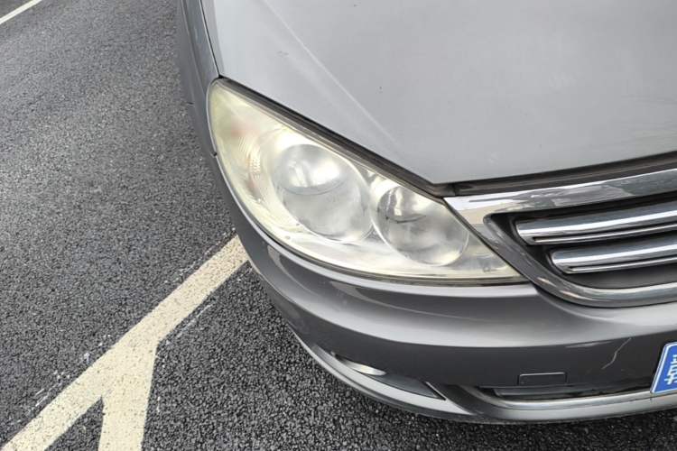 Used Volkswagen Lavida 2011 1.6L Automatic Premium Edition Right Front Headlight