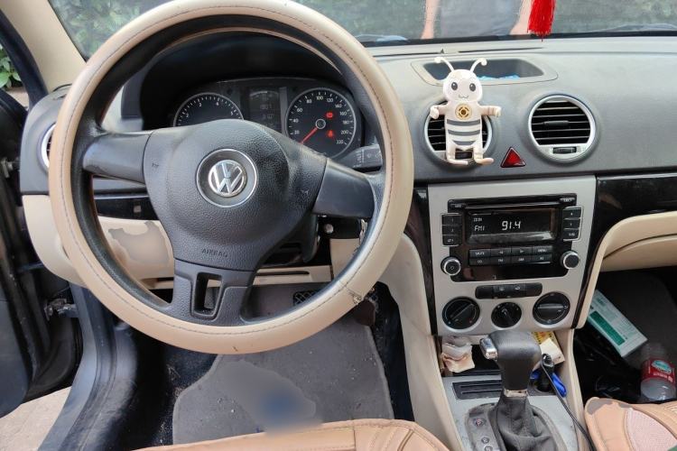 Used Volkswagen Lavida 2011 1.6L Automatic PinYou Edition Steering Wheel