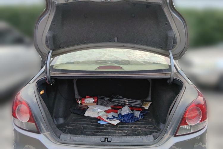 Used Volkswagen Lavida 2011 1.6L Automatic PinYou Edition Trunk