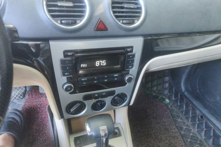 Used Volkswagen Lavida 2011 1.4 TSI DSG Prestige Edition Audio And AC Panel