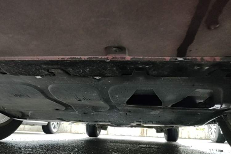 Used Volkswagen Lavida 2011 1.6L Automatic Premium Edition Chassis Front