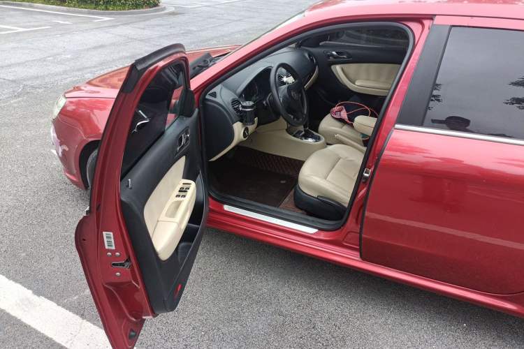 Used Volkswagen Lavida 2011 1.6L Automatic Premium Edition Driver Seat