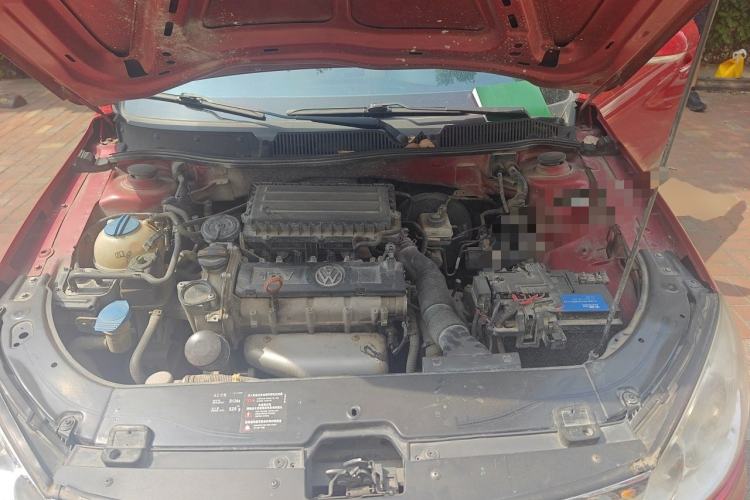 Used Volkswagen Lavida 2011 1.6L Automatic Premium Edition Engine Bay