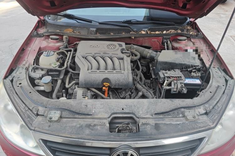 Used Volkswagen Lavida 2011 2.0L Automatic Premium Edition Engine Bay