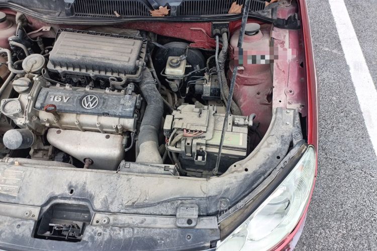 Used Volkswagen Lavida 2011 1.6L Automatic Premium Edition Engine Bay Left