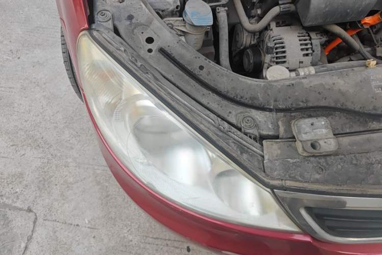 Used Volkswagen Lavida 2011 2.0L Automatic Premium Edition Engine Bay Right