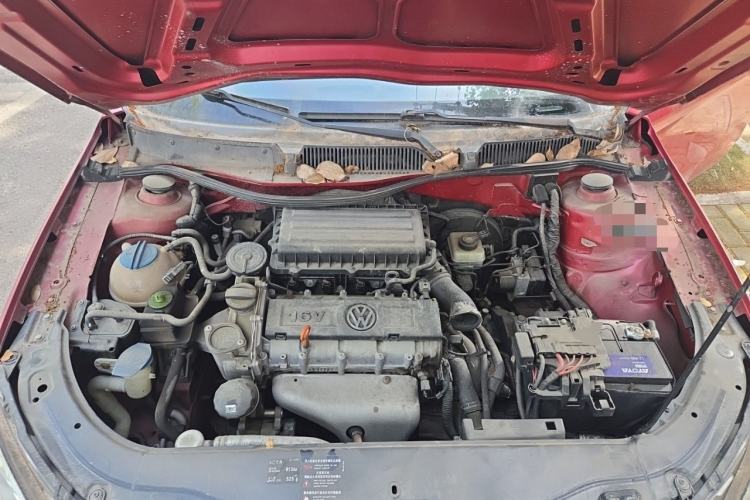 Used Volkswagen Lavida 2011 1.6L Automatic Premium Edition Engine Bay