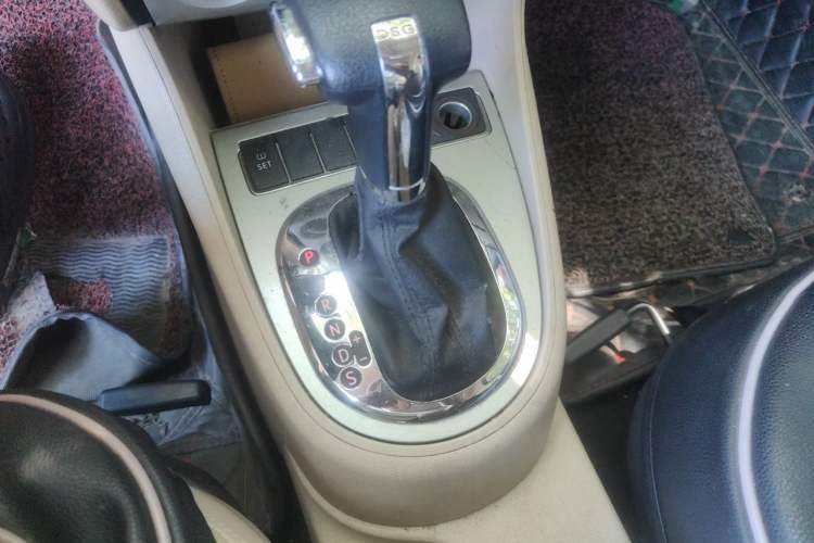 Used Volkswagen Lavida 2011 1.4 TSI DSG Prestige Edition Gear Lever